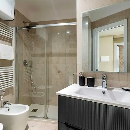 Velasca Tower Apartments Milan Exterior photo