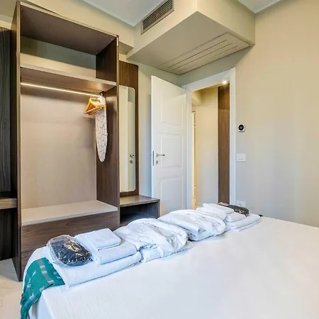 Velasca Tower Apartments Milan Exterior photo